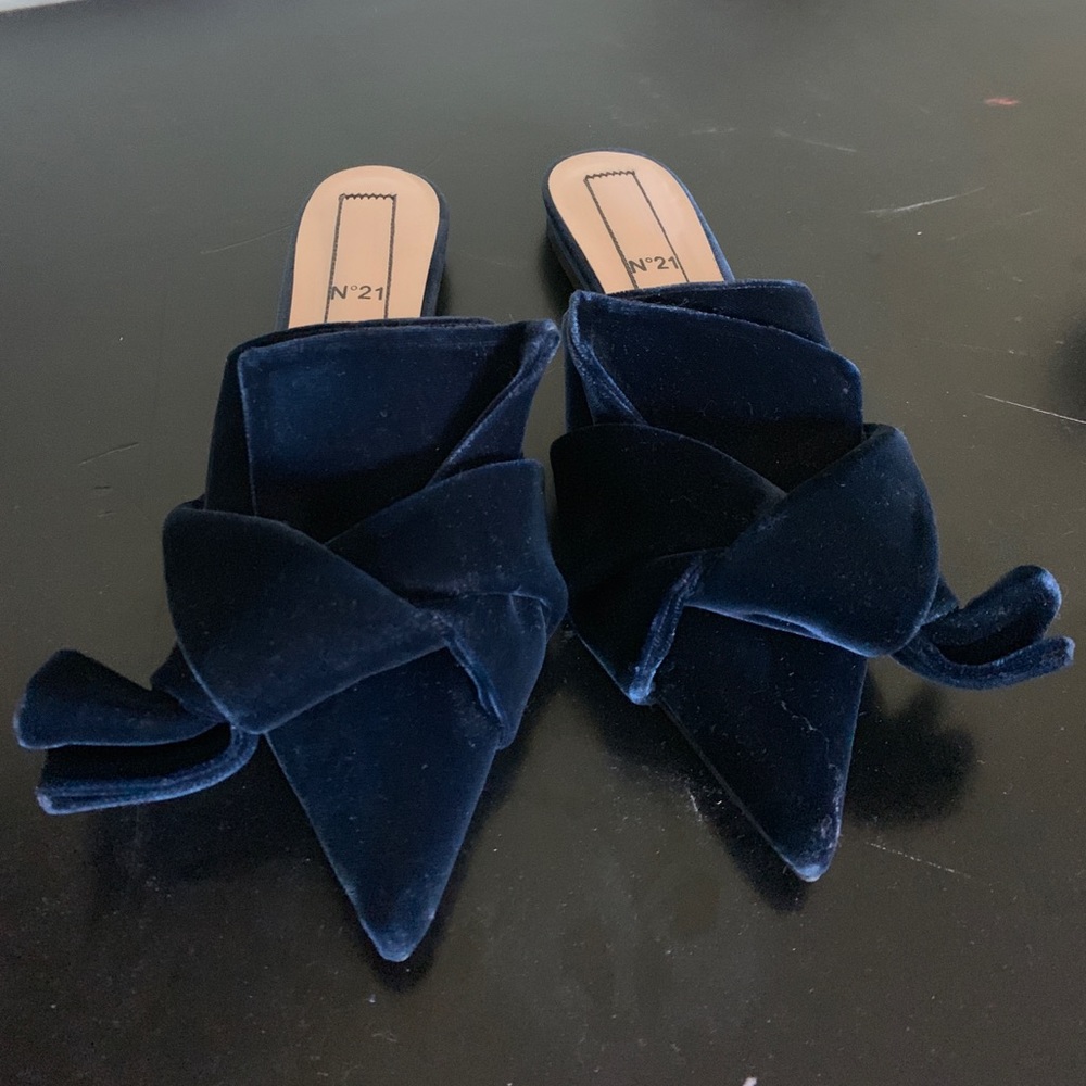 Authentic N21 Signature Knot slip ons.